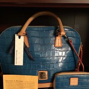 Dooney&Bourke Zip Satchel